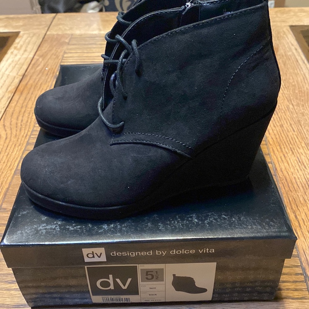 NIB DV by Dolce Vita Black Lace Up Wedge Booties Faux Suede, Side Zipper, 3”